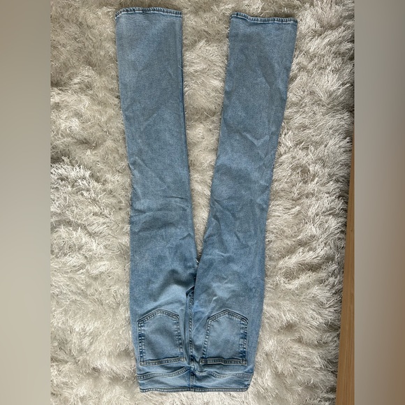 H&M Blue Light-wash Low-Waisted Flared Jeans - Picture 6 of 6